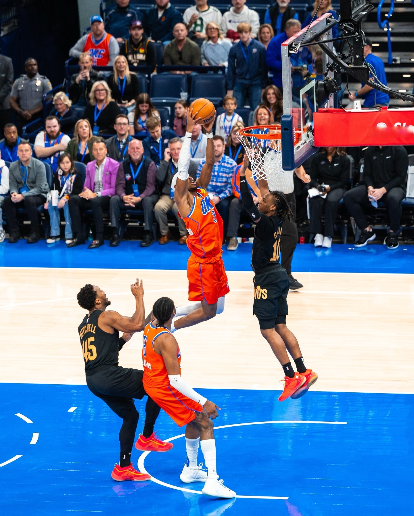 九游棋牌赛前斯图加特篮板制胜——英超节点到来，震撼外界，训练强度明显提升(加内特篮下进攻方法)